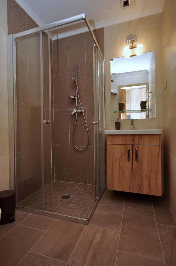 Almasy Apartmanhaz גיולה מראה חיצוני תמונה