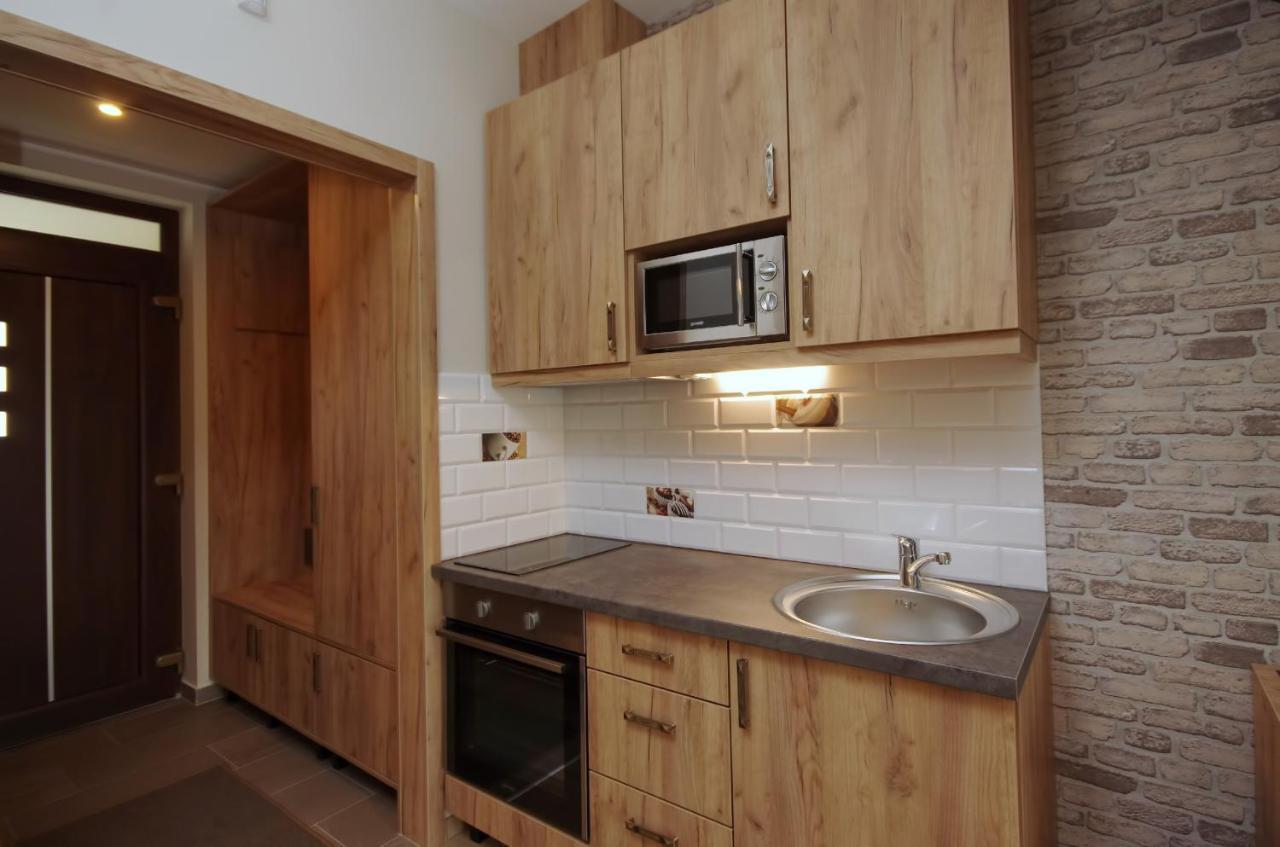 Almasy Apartmanhaz גיולה מראה חיצוני תמונה