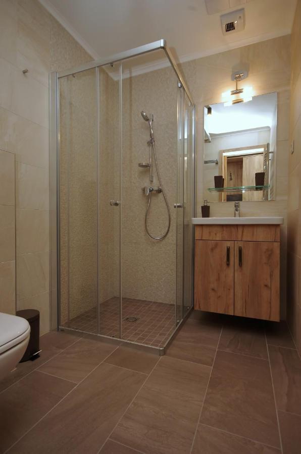 Almasy Apartmanhaz גיולה מראה חיצוני תמונה