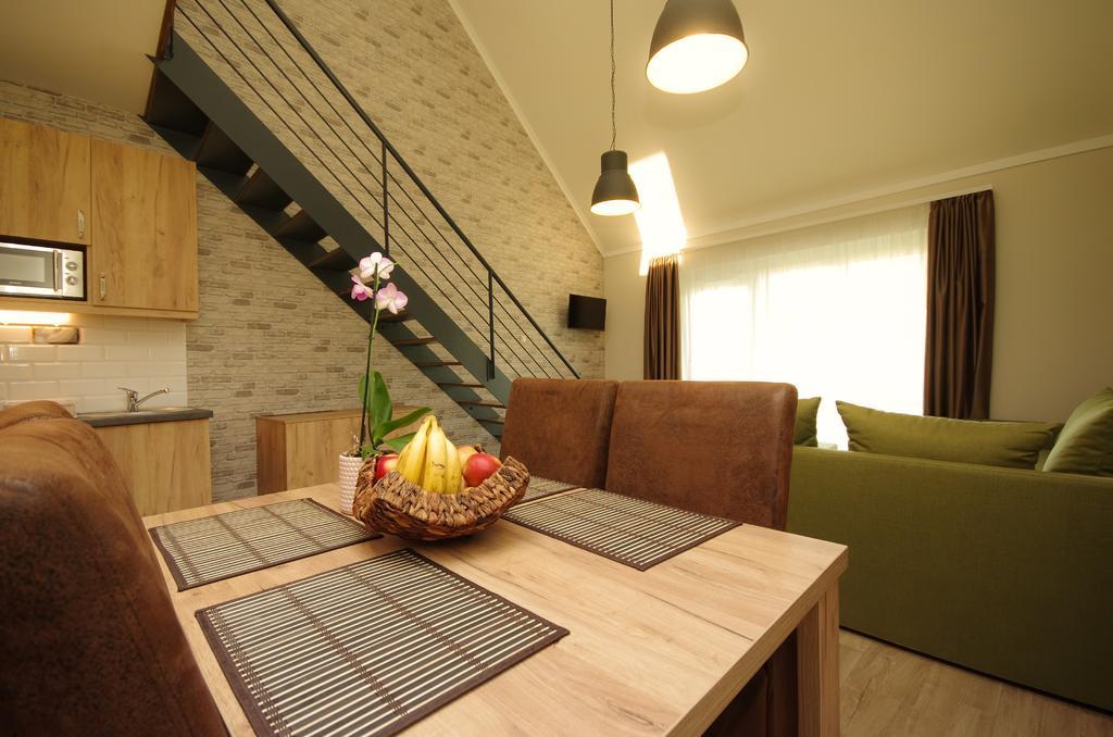 Almasy Apartmanhaz גיולה מראה חיצוני תמונה
