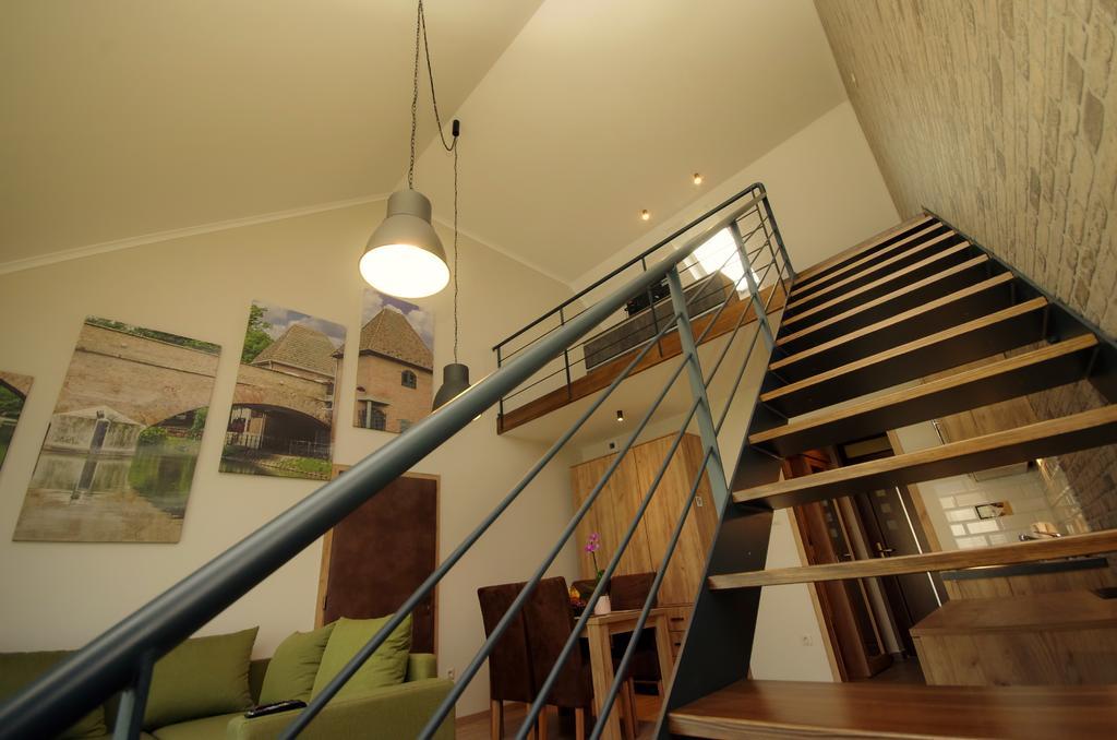 Almasy Apartmanhaz גיולה מראה חיצוני תמונה